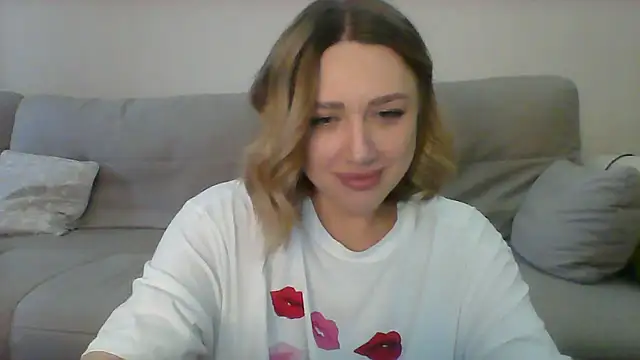 Snapshot of VickyLove047 chatting on 03-19-25, 06:14 VickyLove047 online show from 03-19-25, 06:14