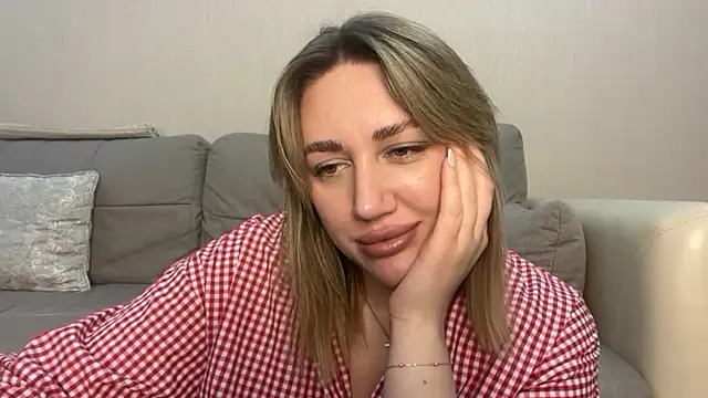 Snapshot of VickyLove047 chatting on 11-15-25, 06:15 VickyLove047 online show from 11-15-25, 06:15