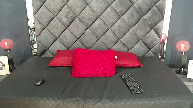 Snapshot of Allison_Dubois chatting on 01-07-25, 08:52 Allison Dubois online show from 01-07-25, 08:52