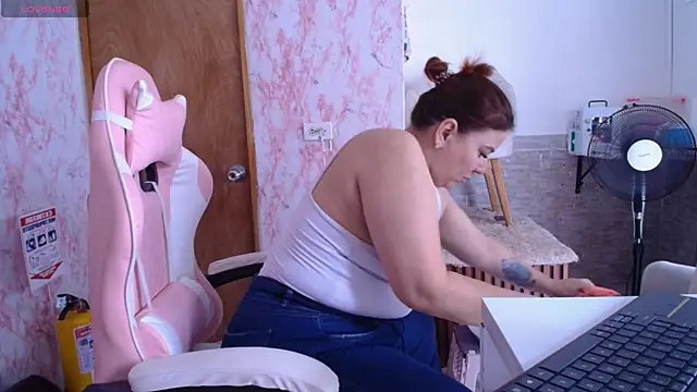 LucyanaSilva online show from 05-23-26, 08:13