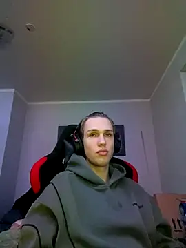 Wommeland online show from 10-26-25, 03:34