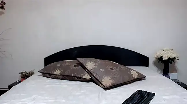 EveeRose online show from 12-29-24, 06:35