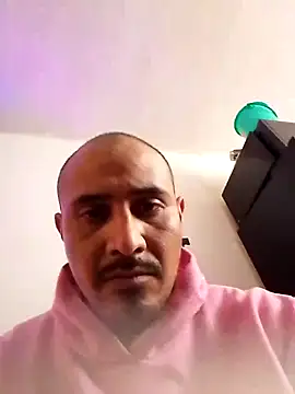 Snapshot of NewBe9D9 chatting on 03-20-25, 09:02 NewBe9D9 online show from 03-20-25, 09:02