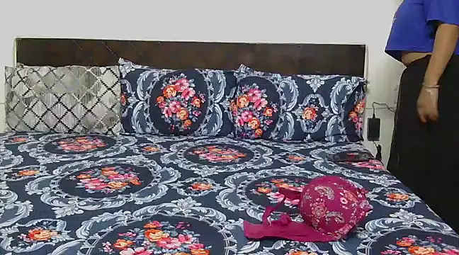 Snapshot of chavi_12 chatting on 03-12-25, 09:23 chavi 12 online show from 03-12-25, 09:23