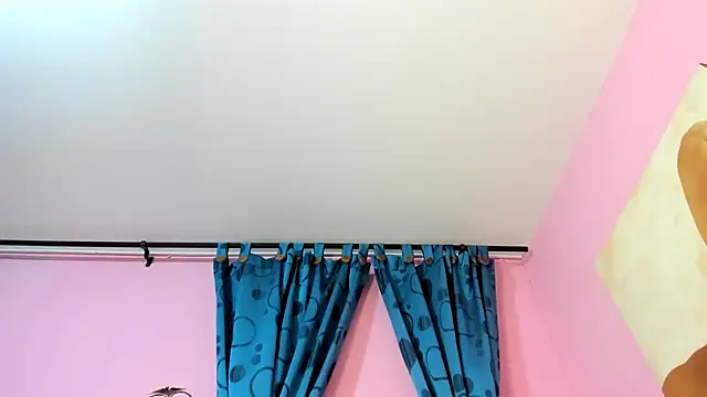 miss--flora online show from 11-26-25, 02:07