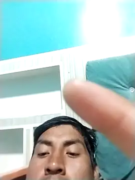 Snapshot of Ruizito27e chatting on 11-18-25, 03:45 Ruizito27e online show from 11-18-25, 03:45