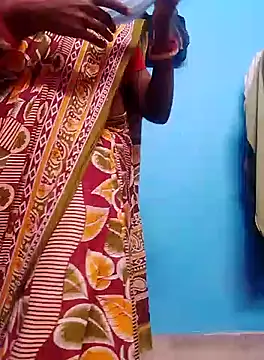 Snapshot of Hot-Manshi2 chatting on 12-17-24, 12:54 Hot-Manshi2 online show from 12-17-24, 12:54
