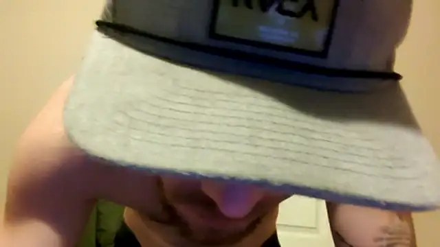 Snapshot of Huntzg23 chatting on 11-29-25, 02:36 Huntzg23 online show from 11-29-25, 02:36