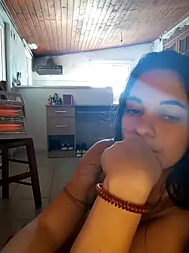 Snapshot of Eleni_Pappa chatting on 02-06-25, 11:43 Eleni Pappa online show from 02-06-25, 11:43