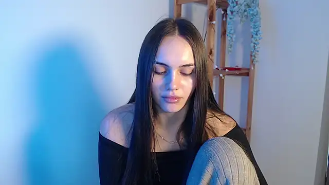 IrinaShayk18 online show from 02-05-25, 12:49