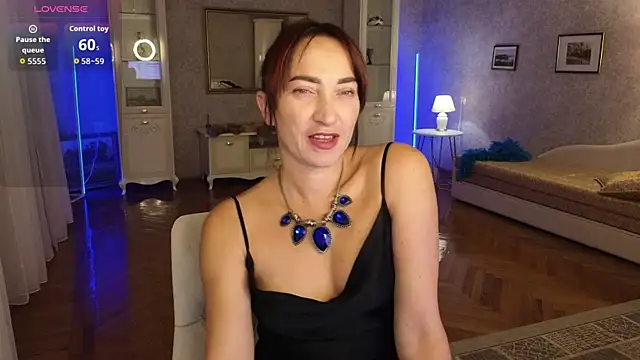 Snapshot of AnneHaddaway chatting on 09-13-25, 09:25 AnneHaddaway online show from 09-13-25, 09:25