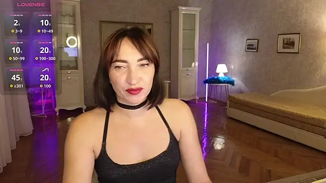 Snapshot of AnneHaddaway chatting on 10-05-25, 07:56 AnneHaddaway online show from 10-05-25, 07:56