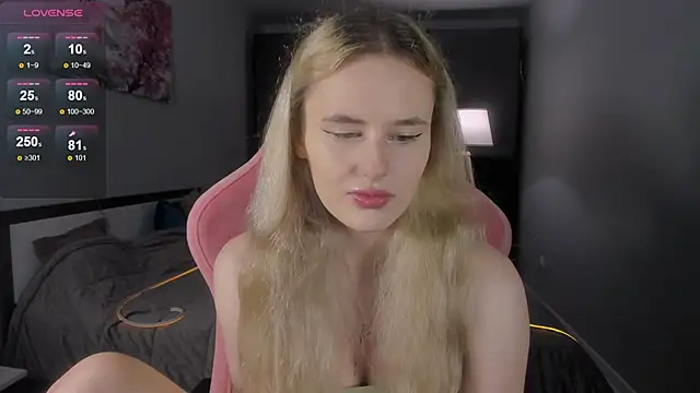 Snapshot of Molly_Toads chatting on 01-20-25, 06:10 Molly Toads online show from 01-20-25, 06:10