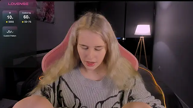 Snapshot of Molly_Toads chatting on 02-03-25, 05:18 Molly Toads online show from 02-03-25, 05:18