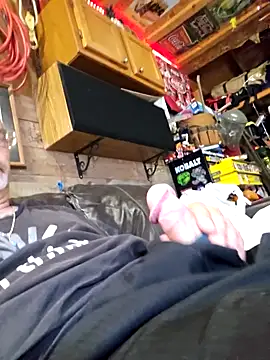 Snapshot of tileguyyy chatting on 09-12-25, 06:08 tileguyyy online show from 09-12-25, 06:08