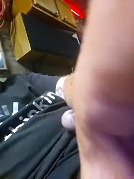 Snapshot of tileguyyy chatting on 09-13-25, 06:35 tileguyyy online show from 09-13-25, 06:35