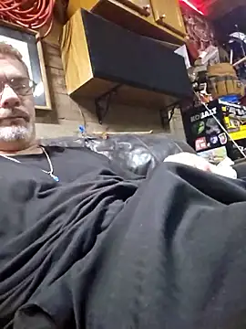 Snapshot of tileguyyy chatting on 09-23-25, 04:04 tileguyyy online show from 09-23-25, 04:04