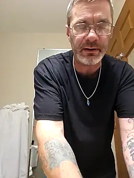 Snapshot of tileguyyy chatting on 11-30-25, 01:20 tileguyyy online show from 11-30-25, 01:20