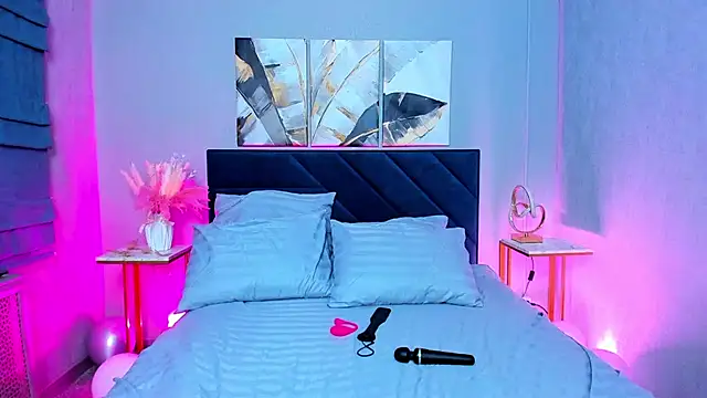 Curvy Dynamite  online show from 03-21-25, 04:06