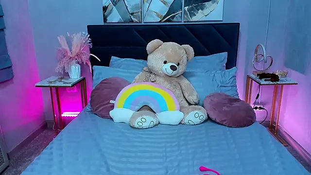 Curvy Dynamite  online show from 11-18-25, 01:11