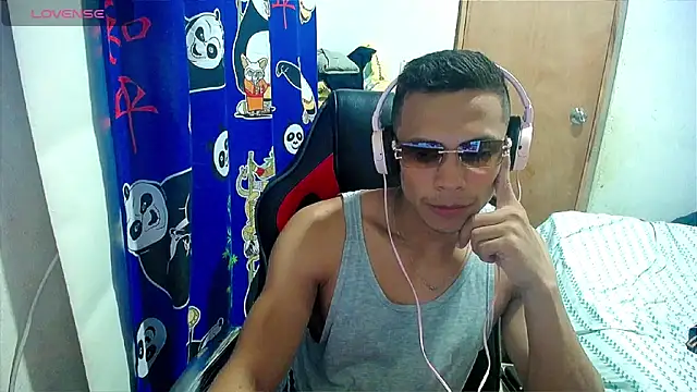 Snapshot of Willy_Mate chatting on 12-25-24, 09:13 Willy Mate online show from 12-25-24, 09:13