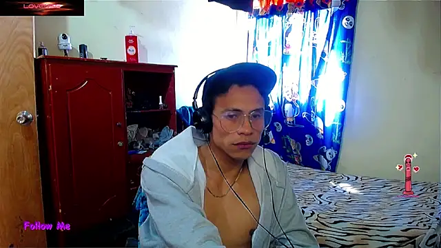 Snapshot of Willy_Mate chatting on 10-16-25, 06:53 Willy Mate online show from 10-16-25, 06:53