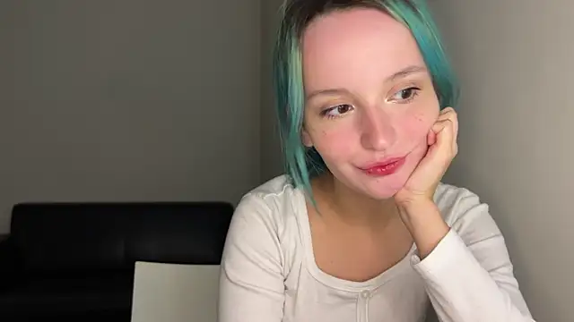 bumble bee online show from 02-15-25, 01:49