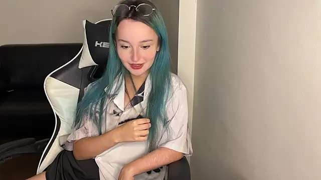 bumble bee online show from 03-16-25, 12:22