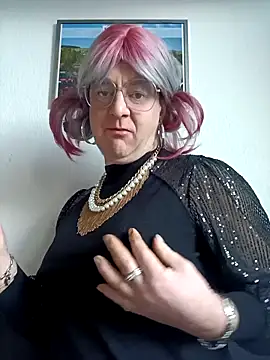 Snapshot of sexynadinets89 chatting on 03-06-25, 06:41 sexynadinets89 online show from 03-06-25, 06:41