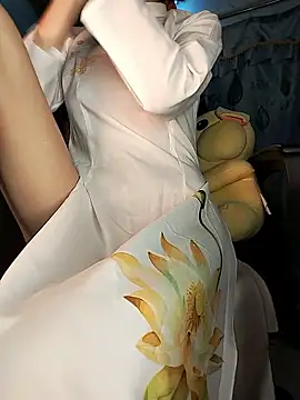 Snapshot of Lucy_limon chatting on 01-07-26, 11:12 Lucy limon online show from 01-07-26, 11:12