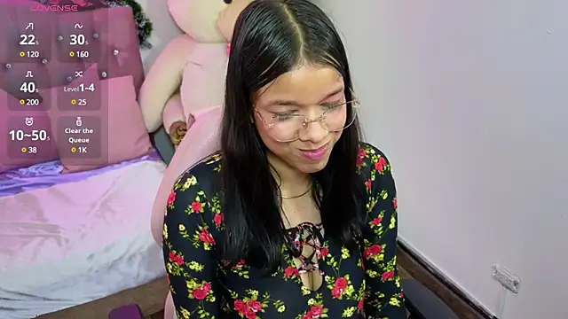 Snapshot of Emilly_tay chatting on 01-10-25, 05:34 Emilly tay online show from 01-10-25, 05:34