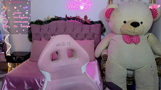 Snapshot of Emilly_tay chatting on 01-11-25, 11:56 Emilly tay online show from 01-11-25, 11:56