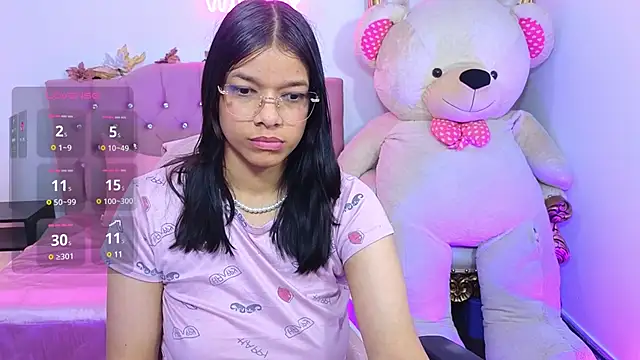 Snapshot of Emilly_tay chatting on 01-13-25, 05:55 Emilly tay online show from 01-13-25, 05:55