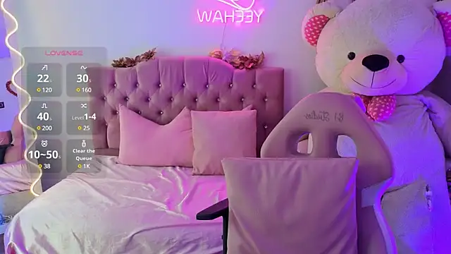 Snapshot of Emilly_tay chatting on 01-21-25, 06:12 Emilly tay online show from 01-21-25, 06:12