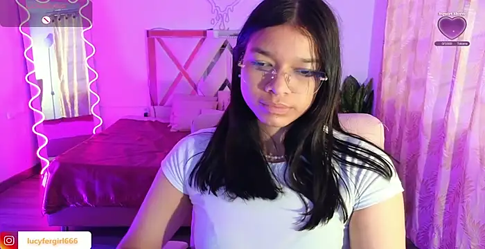 Snapshot of Emilly_tay chatting on 02-25-25, 12:03 Emilly tay online show from 02-25-25, 12:03