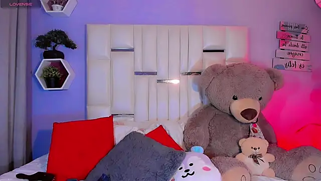 Aileen 18 online show from 11-02-25, 07:22