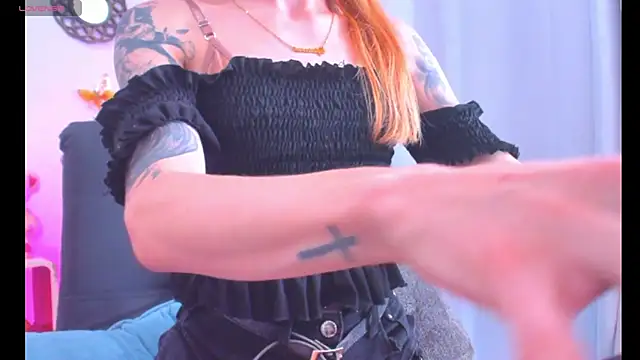 GabbyHills online show from 12-14-25, 01:38