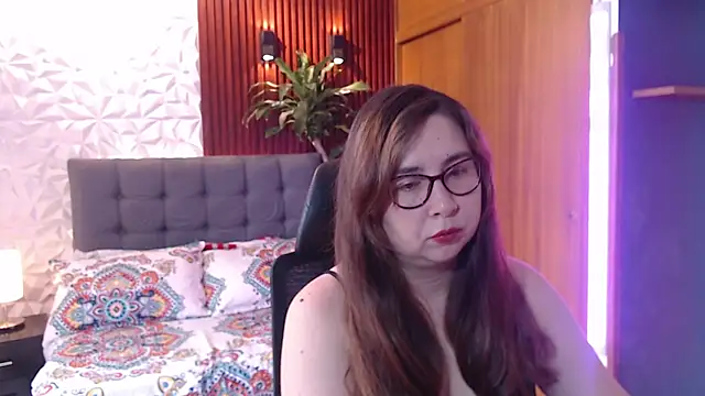 chloe prg online show from 02-17-25, 03:53