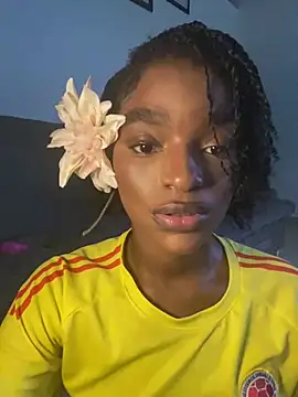 Snapshot of Zizi-campbel chatting on 02-08-25, 12:50 Zizi-campbel online show from 02-08-25, 12:50