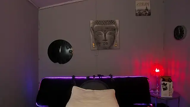 Camillesanto online show from 03-18-25, 11:53