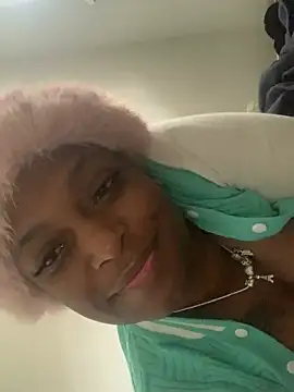 Snapshot of honeywetpussi chatting on 12-26-24, 04:14 honeywetpussi online show from 12-26-24, 04:14