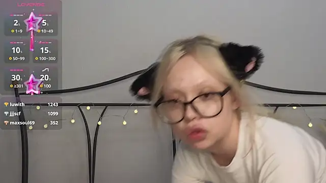 ellieblondy online show from 12-23-24, 06:55