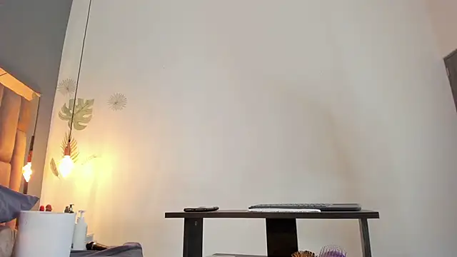 victoriaroyce1 online show from 01-30-25, 06:54