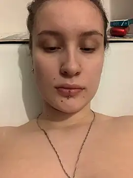 Snapshot of Sweet_white_chocolate chatting on 02-18-25, 09:21 Sweet white chocolate online show from 02-18-25, 09:21