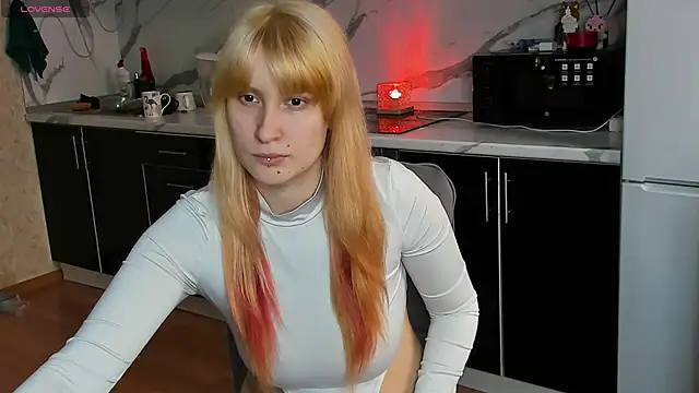 Snapshot of Sweet_white_chocolate chatting on 02-24-26, 08:23 Sweet white chocolate online show from 02-24-26, 08:23