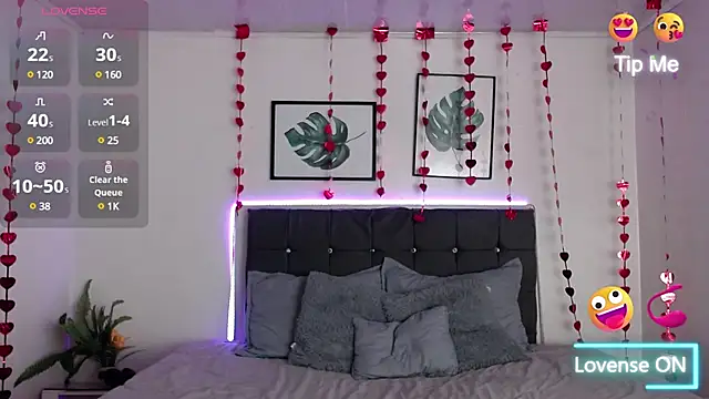 Snapshot of mia_collens chatting on 03-12-25, 06:29 mia collens online show from 03-12-25, 06:29