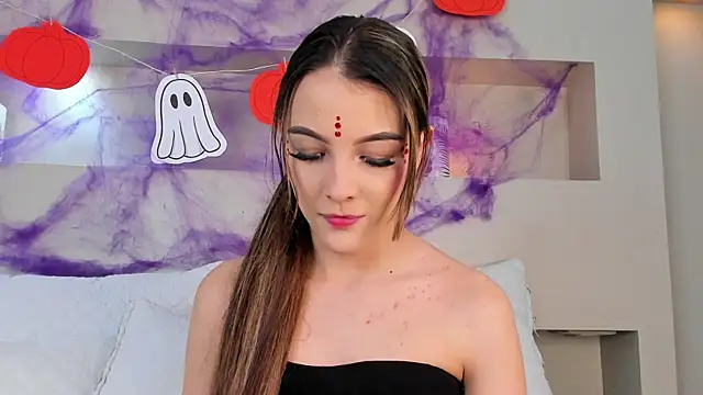 Snapshot of KendalPrince chatting on 10-31-25, 05:08 KendalPrince online show from 10-31-25, 05:08