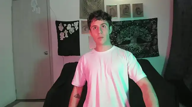 Snapshot of Antonello_Vannucci chatting on 01-19-25, 12:28 Antonello Vannucci online show from 01-19-25, 12:28