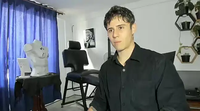 Snapshot of Antonello_Vannucci chatting on 03-05-25, 10:21 Antonello Vannucci online show from 03-05-25, 10:21