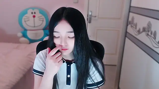 xiao-xiao-D online show from 10-22-25, 08:47